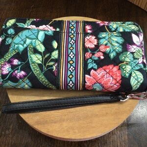 Vera Bradley wallet/clutch/wristlet Excellent shape.